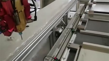 Стол с автоматической шаттловой системой
